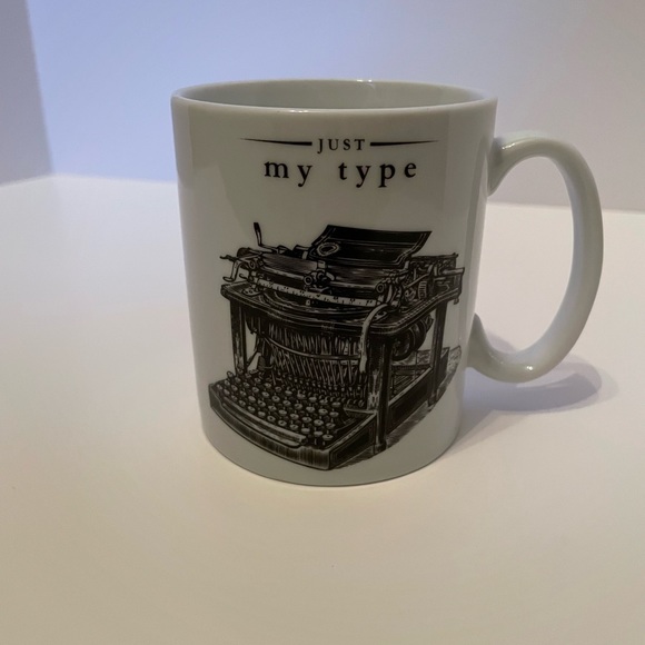 Typewriter Mug by Gift Republic - Picture 4 of 4